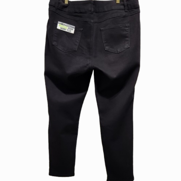 NEW d. jeans Black Sustainable Recycled Denim Skinny Ankle Plus Jeans (20W) - Picture 4 of 12